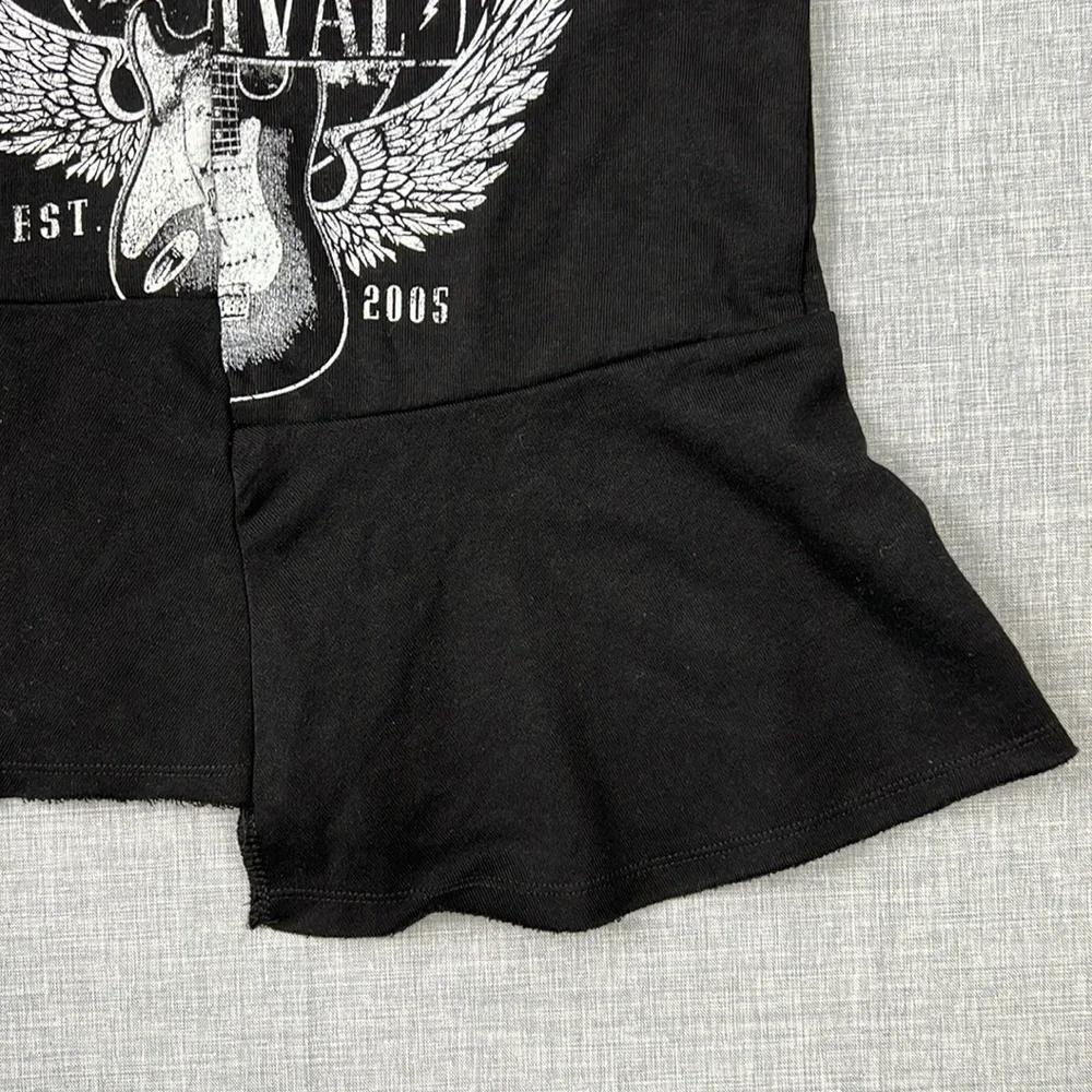 William Rast Black & White Offset Graphic Sweatshirt Tee Juniors Size XS - Picture 5 of 7